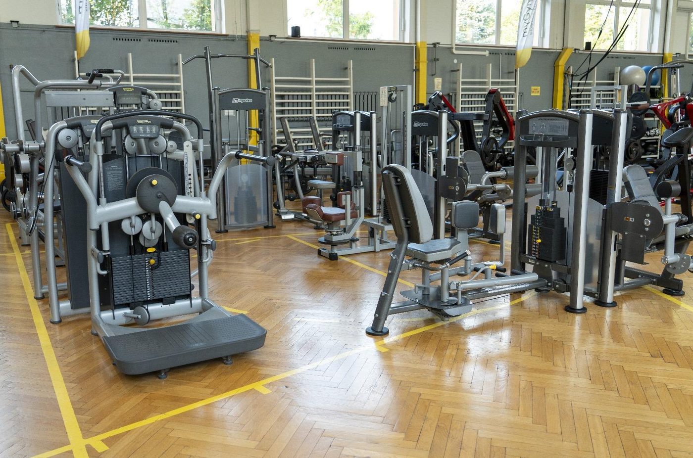 Maszyny w głównej hali
